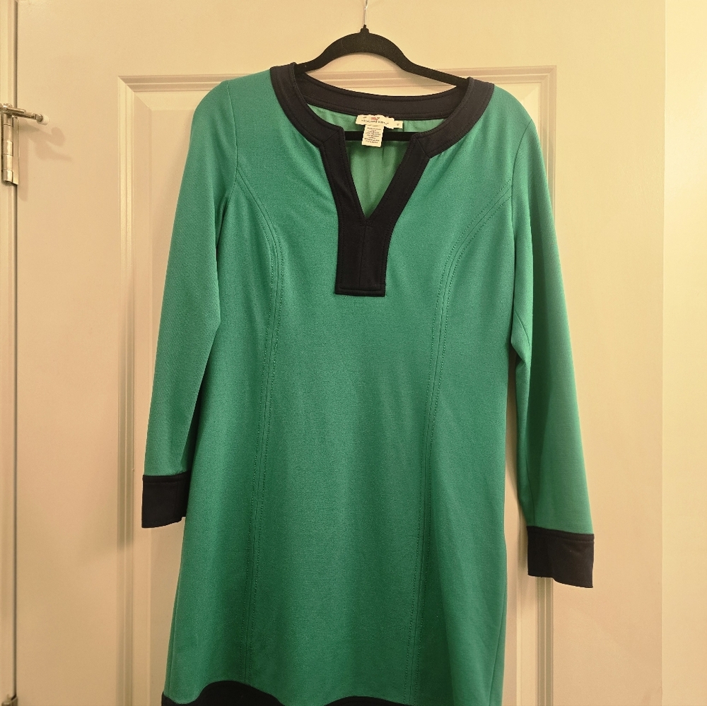 Vineyard Vines Teal and Navy Top